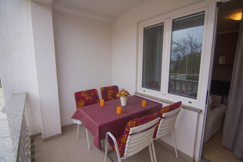 Apartments Dario Krk Town Εξωτερικό φωτογραφία